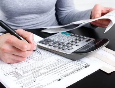 Φορολογικές δηλώσεις - «Τσουχτερά» πρόστιμα για καθυστερήσεις και λάθη - Πότε λήγει η προθεσμία